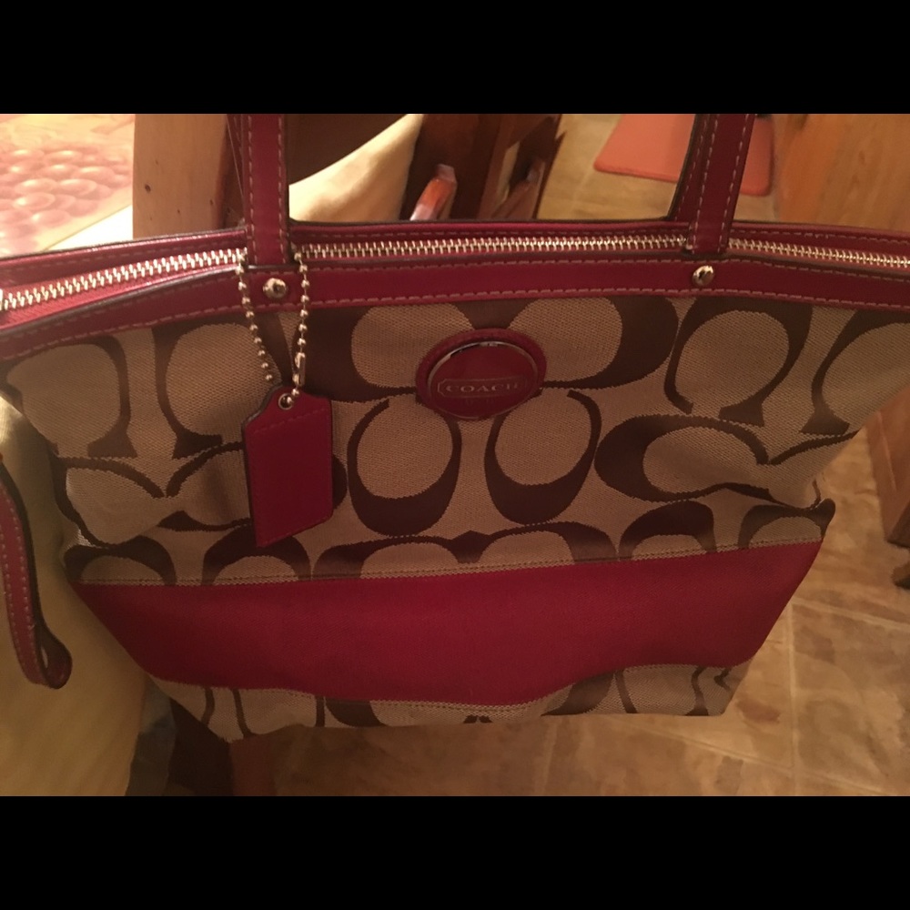 SOLD‼️ Authentic Signature Coach handbag